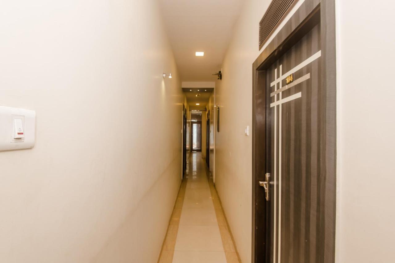 Fabexpress Bently Palace Mumbai Exteriör bild